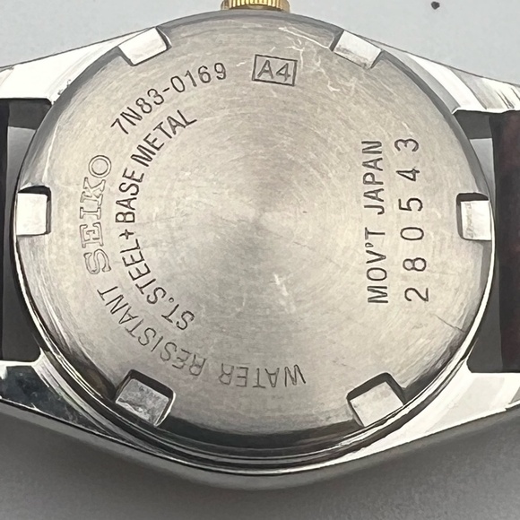 Vintage Seiko Round Petite Gold and Brown tones Watch Working - Picture 9 of 10